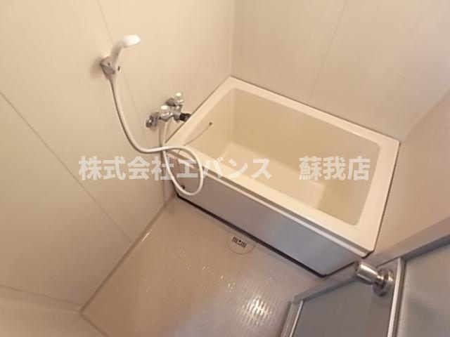 【浴室】 | エヴァーグリーン本千葉 | コンパクトで使いやすいお風呂です