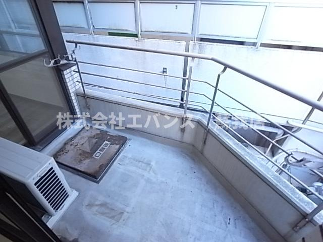 【バルコニー】 | エヴァーグリーン本千葉 | 落ち着いた時間を過ごせるバルコニーです