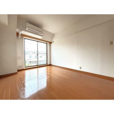 【居間・リビング】 | F.S.C.新宿マンション | 明るい洋室！