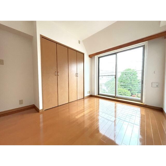 【洋室】 | F.S.C.新宿マンション | きれいなフローリング。