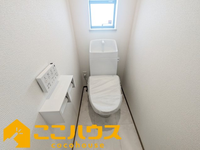 浦添市沢岻1丁目443番　新築戸建て　全5棟　B号棟のトイレ|2階トイレ