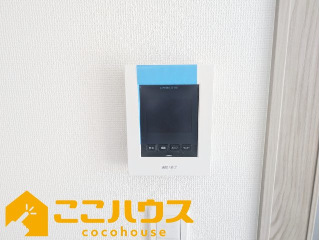 浦添市沢岻1丁目443番　新築戸建て　全5棟　B号棟の防犯設備|録画機能付きTVインターホン