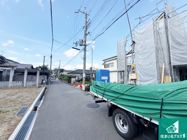 ■枚方市御殿山町　第1期　新築一戸建ての前面道路含む現地写真|周辺は落ち着いた街並みの住宅地！子育てがしやすい住環境です！まだ未完成ですが、現地でしかわからない事もございます。是非一度ご覧ください。