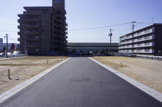 出雲市渡橋町　新築戸建て　令和９年１月完成予定　新規分譲地内の外観