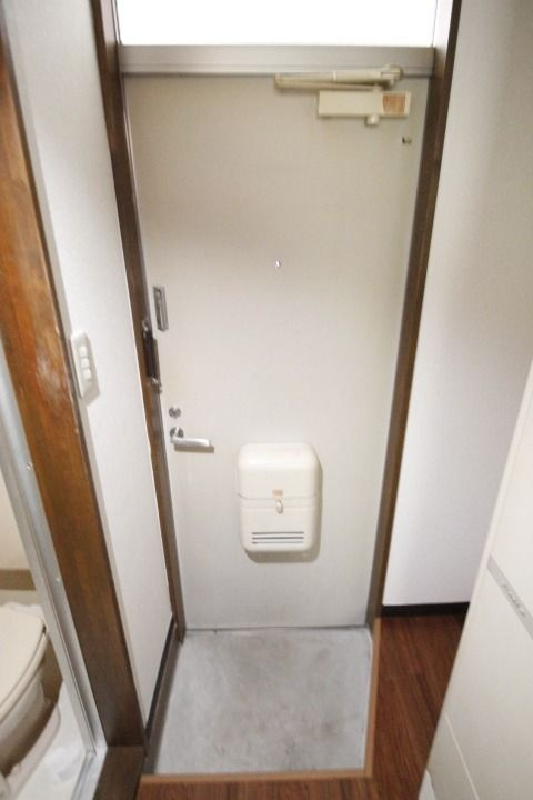 イーストハイツの玄関