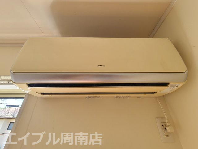 光市大字三輪の中古戸建の冷暖房・空調設備|2階洋室7.5帖　エアコンです