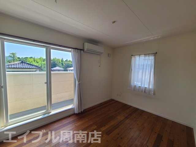 光市大字三輪の中古戸建の洋室|2階東側洋室6帖