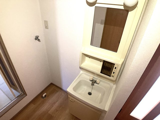堀切スカイハイツの洗面所|独立した洗面台