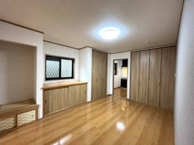 【居間・リビング】 | GRAFARE REUSE HOUSE　南区曽池町　売戸建 | ゆったり居室全部屋6帖以上！