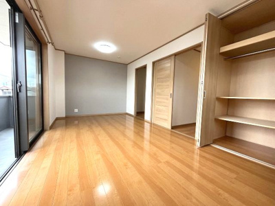 【洋室】 | GRAFARE REUSE HOUSE　南区曽池町　売戸建 | バルコニーに面しており採光面も◎