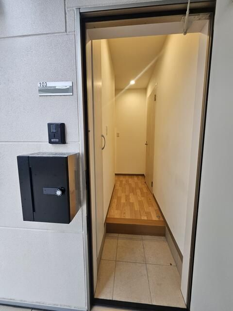 パルモア東大宮の玄関