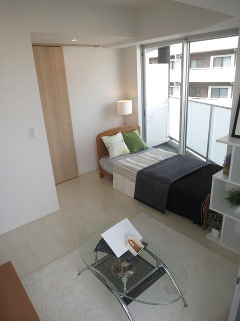 レジデンス雪谷大塚の内装|西向きのお部屋です