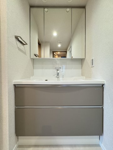 ファミールヒルズ本郷東大前　6Fの独立洗面台