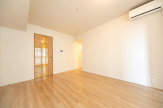 【居間・リビング】 | ※写真は同タイプ住戸です。
