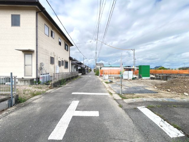 ブルーミングガーデン　一宮市北方町北方　全2区画分譲の前面道路含む現地写真|「現地（2026年8月24日）撮影」　
■前面道路　
■ヤマダ不動産　株式会社リライフ