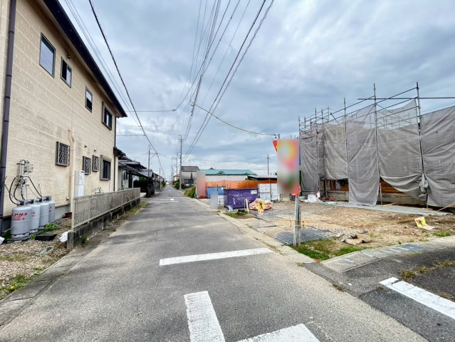 ブルーミングガーデン　一宮市北方町北方　全2区画分譲の前面道路含む現地写真|「現地（2026年10月5日）撮影」　
■前面道路　
■ヤマダ不動産　株式会社リライフ