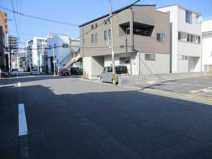 西区中広町２丁目の前面道路含む現地写真