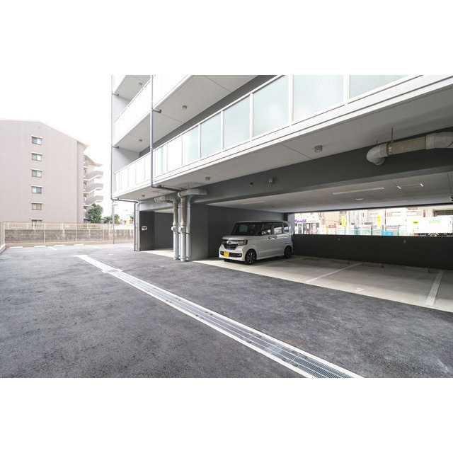 アドバンス大阪クラージュの駐車場|駐車スペースもあります