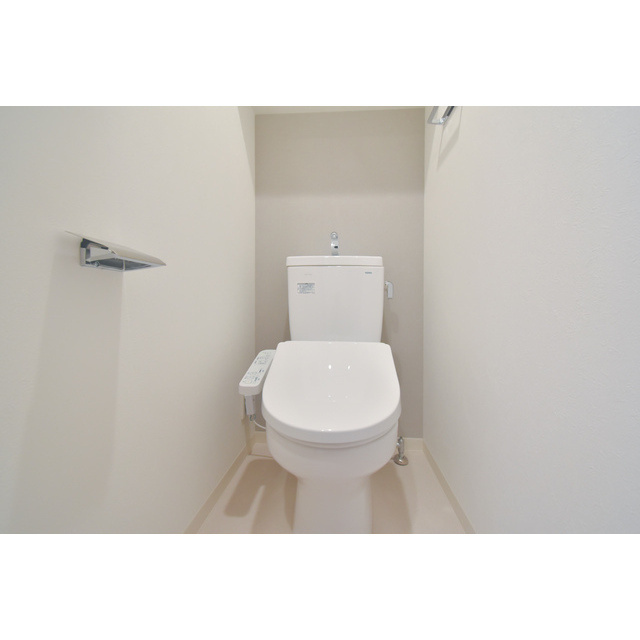 アドバンス大阪ストーリアのトイレ|清潔感のあるトイレです
