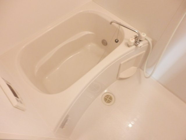 レオネクストフォルテシモの浴室|広々浴槽でゆっくり疲れを癒して下さい。
