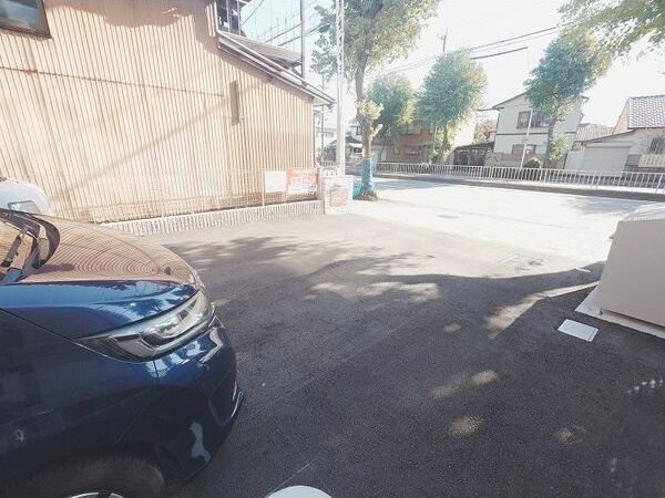 CIELUNAの駐車場