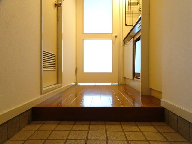 アルカディア下北沢の玄関|収納もある玄関です