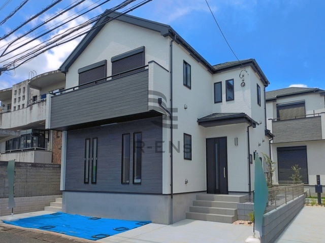 【外観】 | 練馬区大泉学園町８丁目　新築戸建て　A号棟 | 上質なデザインが街並みに調和する、存在感あふれる住まいです