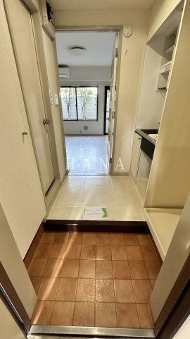 雅ビルの玄関|※別号室参考写真