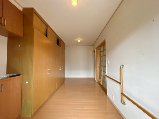 中古戸建　郡山市安積町笹川字北向　安積第三小・安積第二中の玄関|【現況写真】収納豊富な玄関スペース！