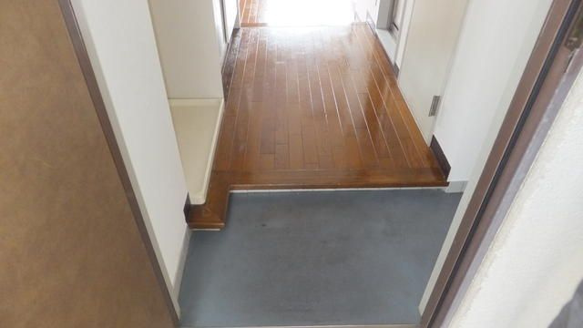 熊谷朝日第二ハイツの玄関