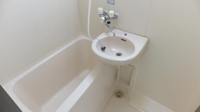熊谷朝日第二ハイツの浴室