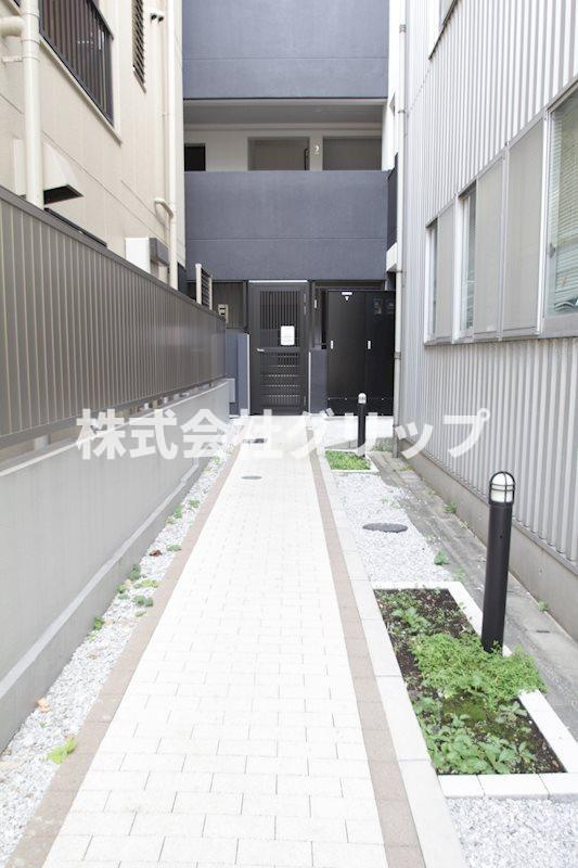 レガーロ石川町のエントランス