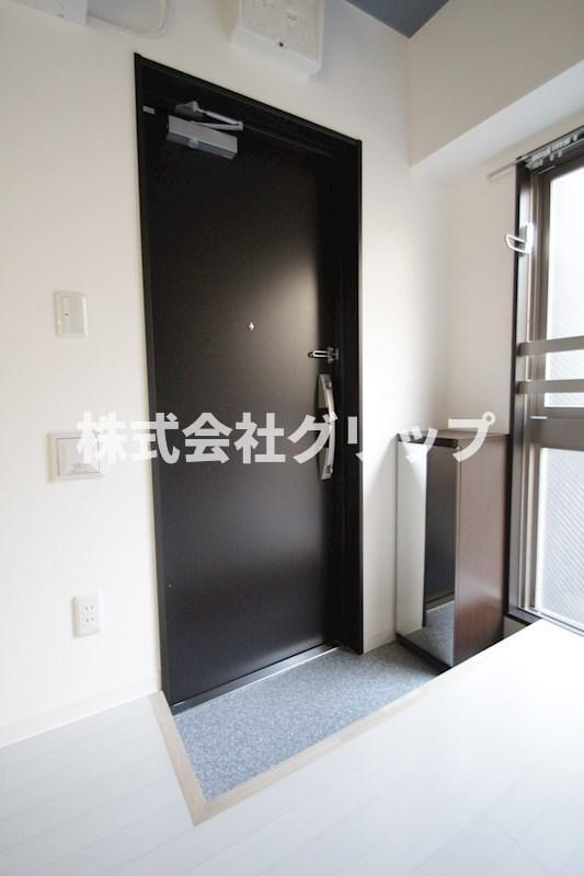 レガーロ石川町の玄関