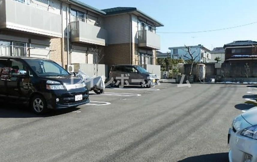 ニューポート北柏【仲介手数料：50％OFF】対象物件！の駐車場|カースペースがあります