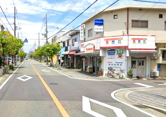 栗山町2丁目の外観|西側　公道　幅員約12ｍ