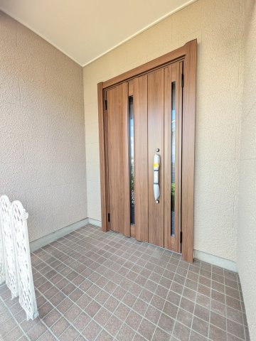 筑紫野市光が丘４丁目の中古一戸建の玄関