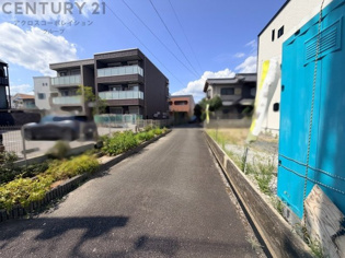 家族が集まるLDK（18.1帖）を2階に配置することで、プライバシーと日当たりを確保しやすい設計です。