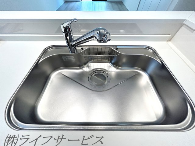 【キッチン】 | 野中南１丁目新築戸建 | 浄水機能付水栓搭載