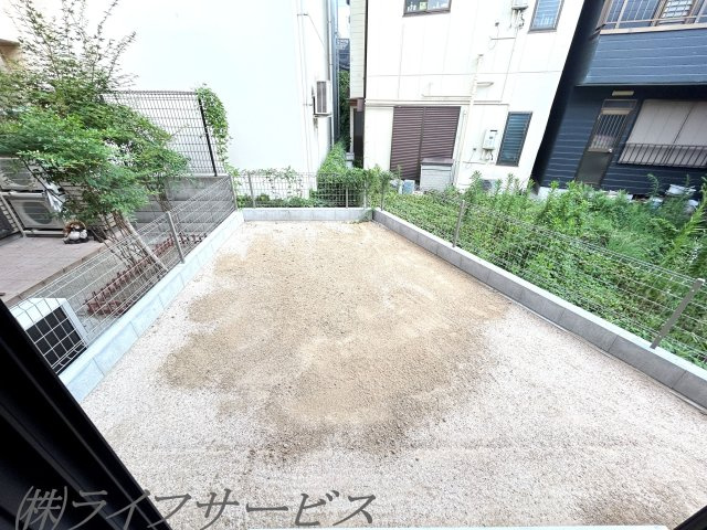 【庭】 | 野中南１丁目新築戸建 | ガーデニングも楽しめる庭付！東南向き！