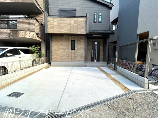 【駐車場】 | 野中南１丁目新築戸建 | 車２台駐車可（サイズ制限有）・ハイルーフ車可！