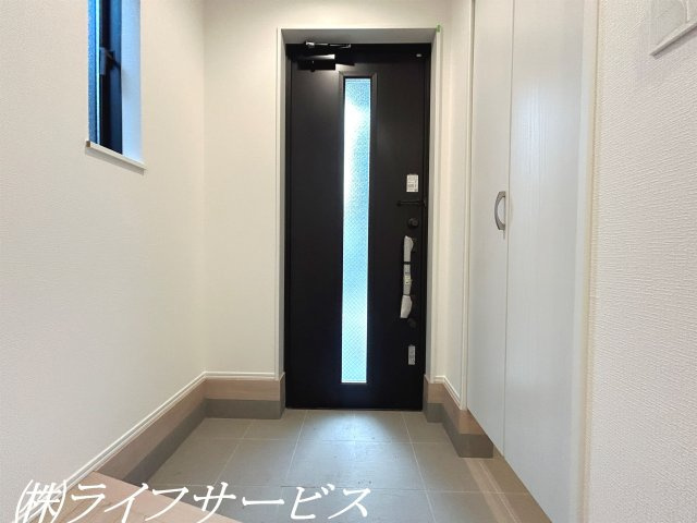 【玄関】 | 野中南１丁目新築戸建 | 玄関/玄関収納・シューズボックス有