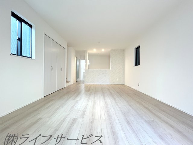 【居間・リビング】 | 野中南１丁目新築戸建 | ＬＤＫ約１８帖
