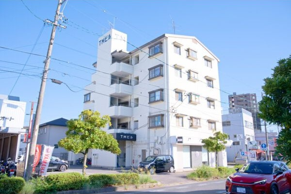 TMビルのエントランス