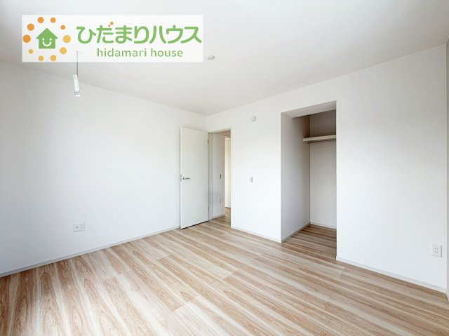 【寝室】 | 牛久市田宮6期　新築戸建 | 広めの主寝室は、ベッドの他にもパソコンデスクやドレッサーなども置けちゃいます(*^-^*)