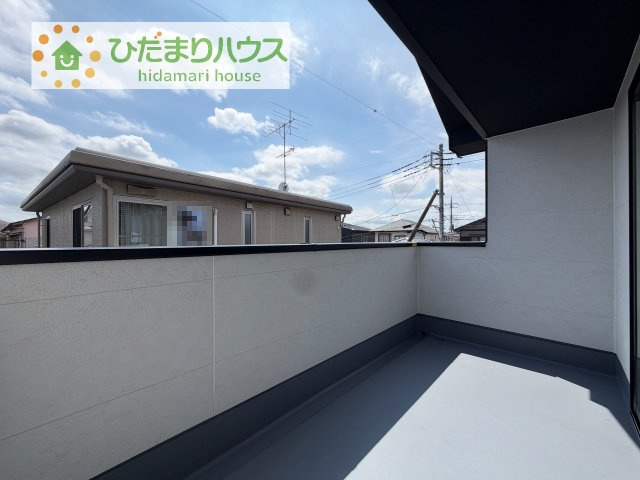 【バルコニー】 | 牛久市田宮6期　新築戸建 | 広々としたバルコニー。お洗濯物もぜーんぶ干せちゃいます！！