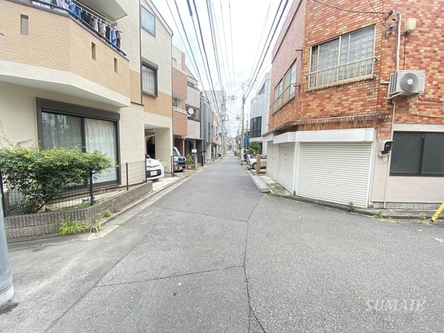 ハーモニーテラス西ヶ原Ⅲのその他|建物前の道路です☆