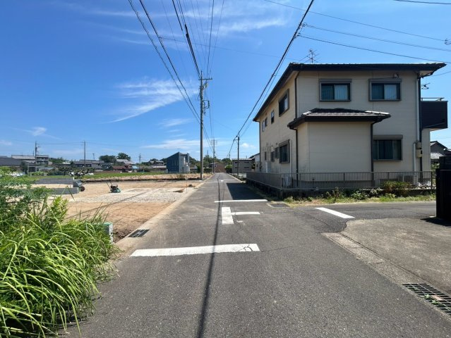 ブルーミングガーデン　一宮市北方町北方　全2区画分譲の前面道路含む現地写真|「現地（2026年7月30日）撮影」　
■前面道路　
■ヤマダ不動産　株式会社リライフ