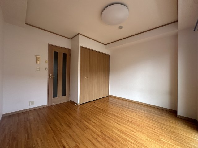 川崎市多摩区菅北浦３丁目の賃貸マンションの居間・リビング