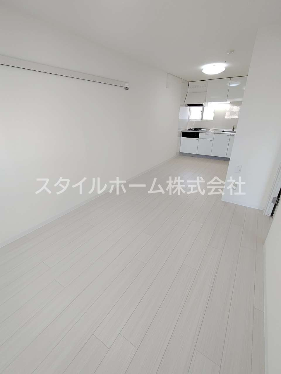 カーサいなりBの居間・リビング|別部屋写真です。