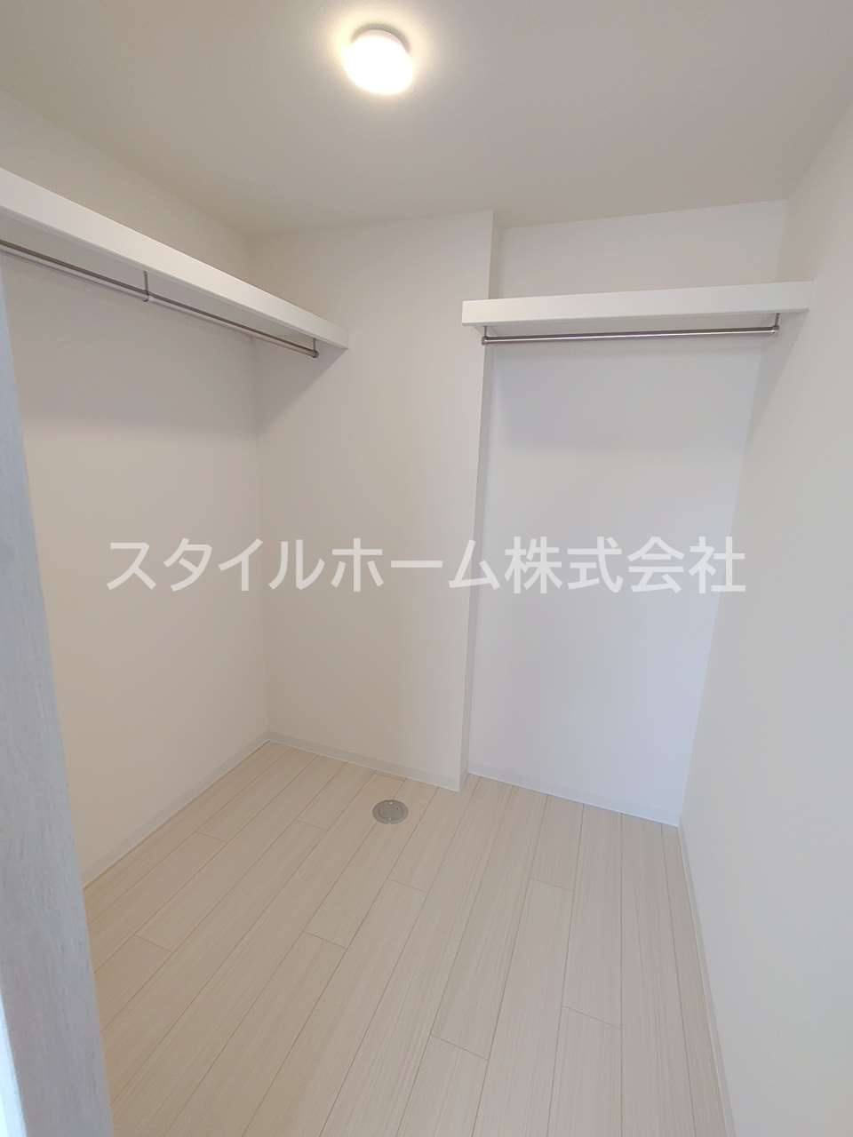 カーサいなりBの収納|別部屋写真です。